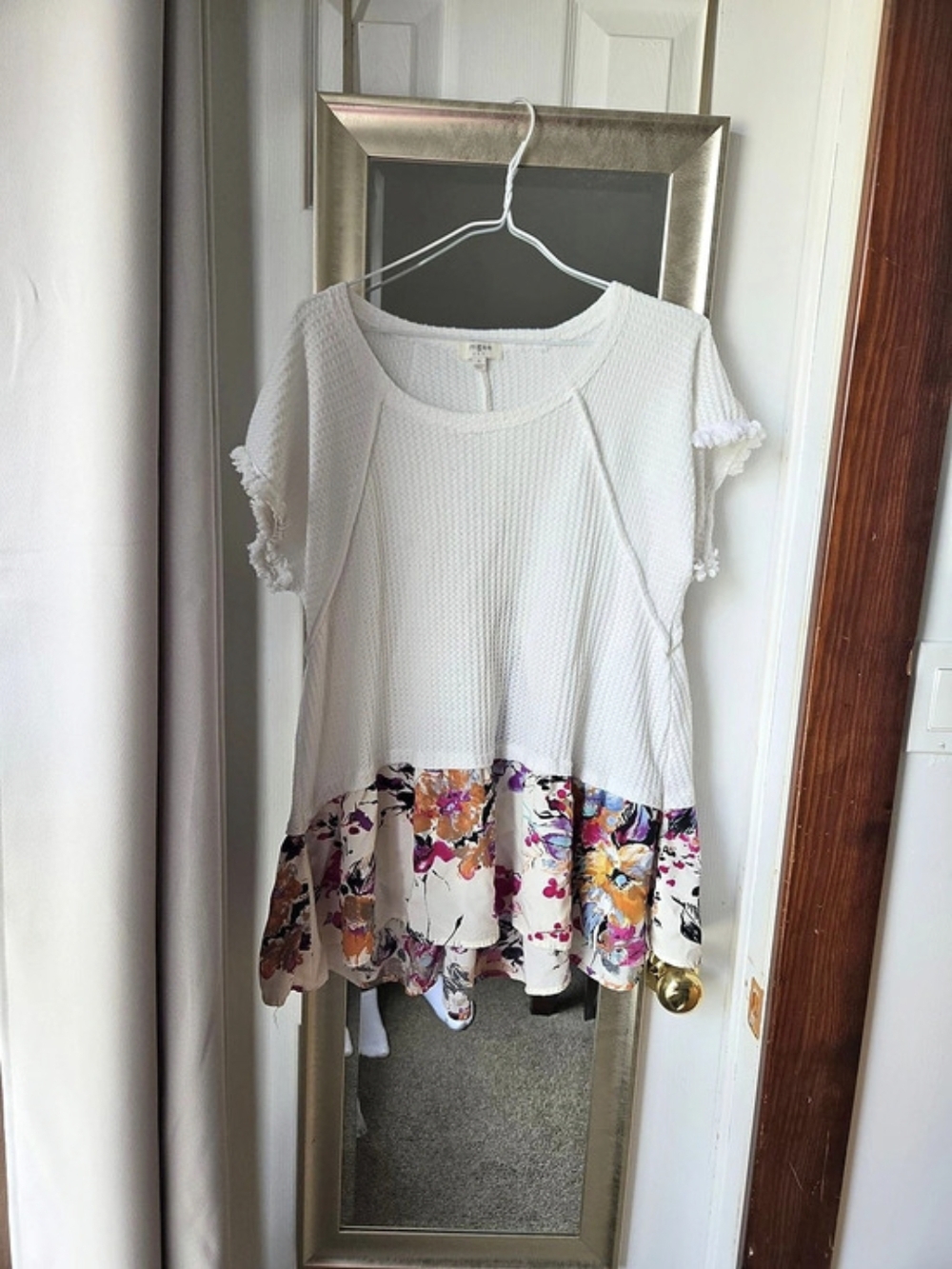 Umgee Floral in White Size Small Like New